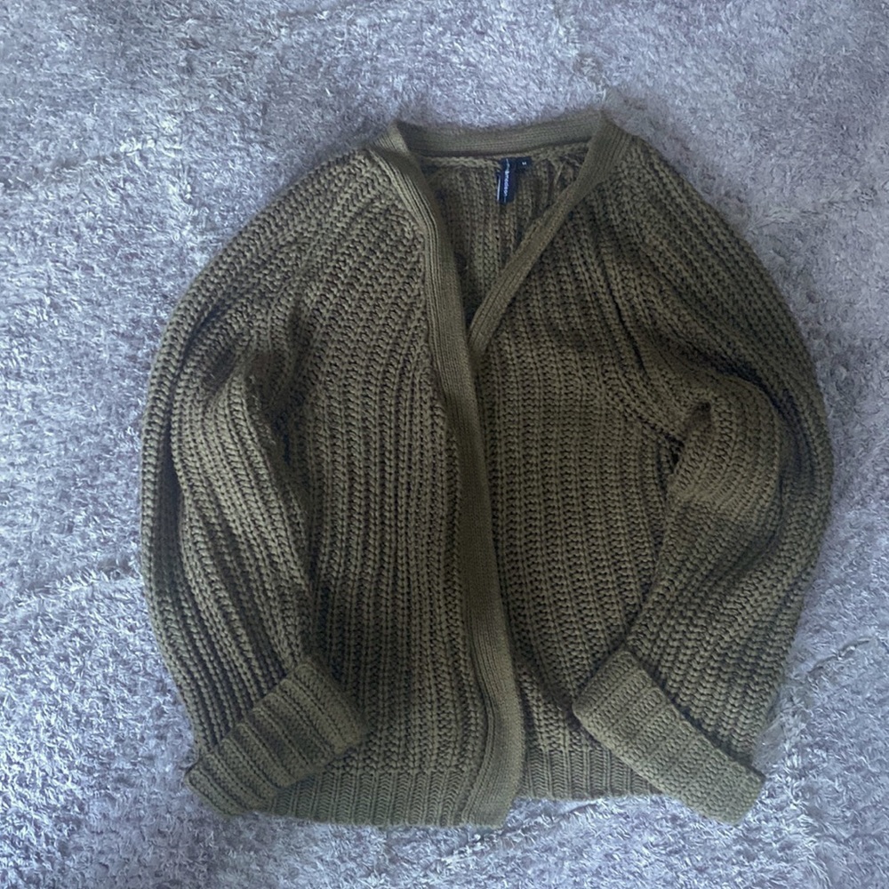 Cardigan without buttons